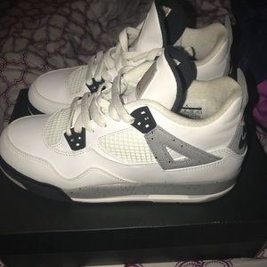 Air Jordan Retro 4